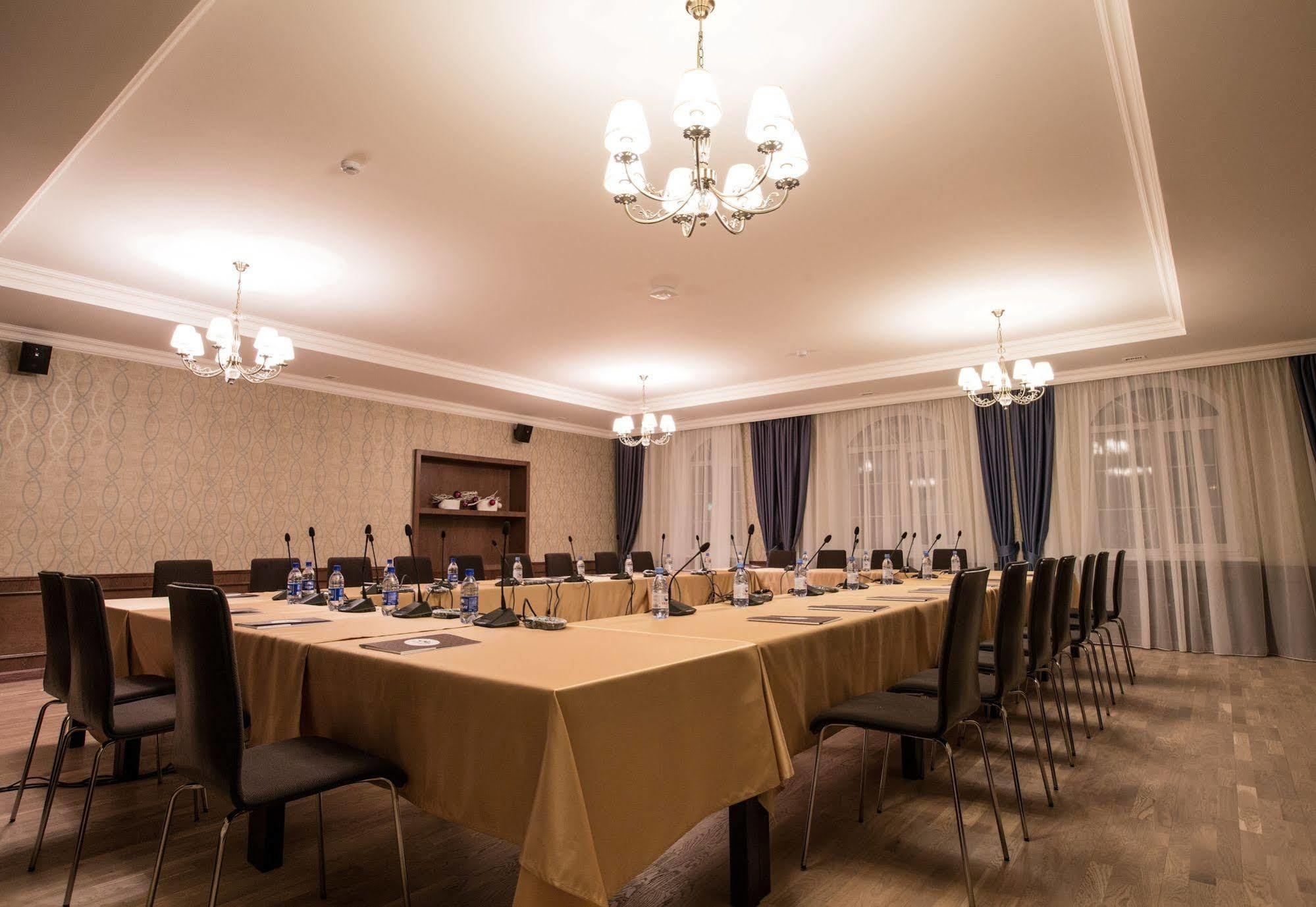 Hotel Monaco Astana Eksteriør bilde